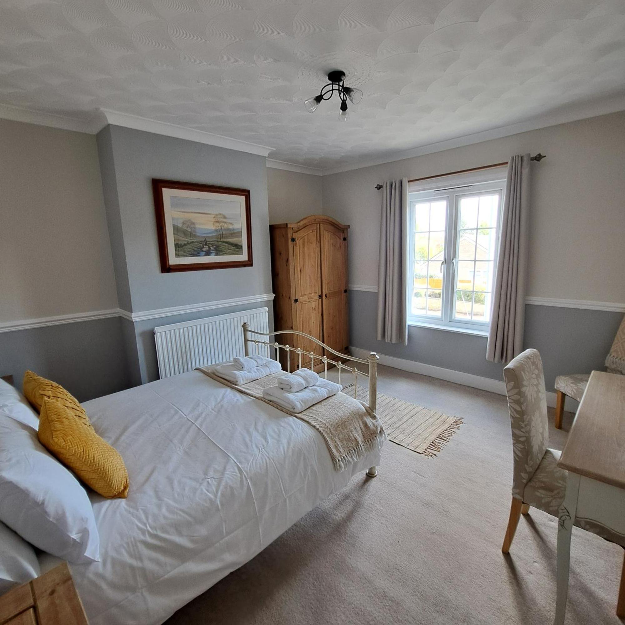 Generous 3 Bed In The Heart Of The Village 헌팅던 외부 사진