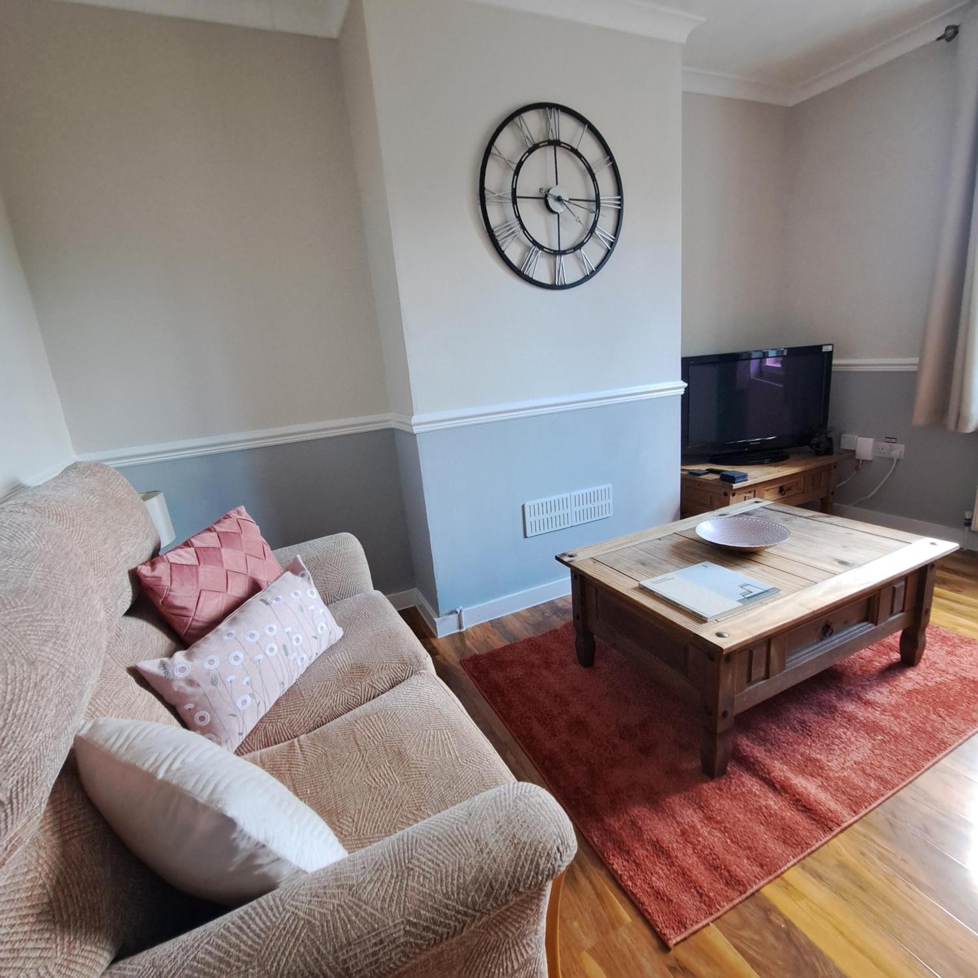 Generous 3 Bed In The Heart Of The Village 헌팅던 외부 사진